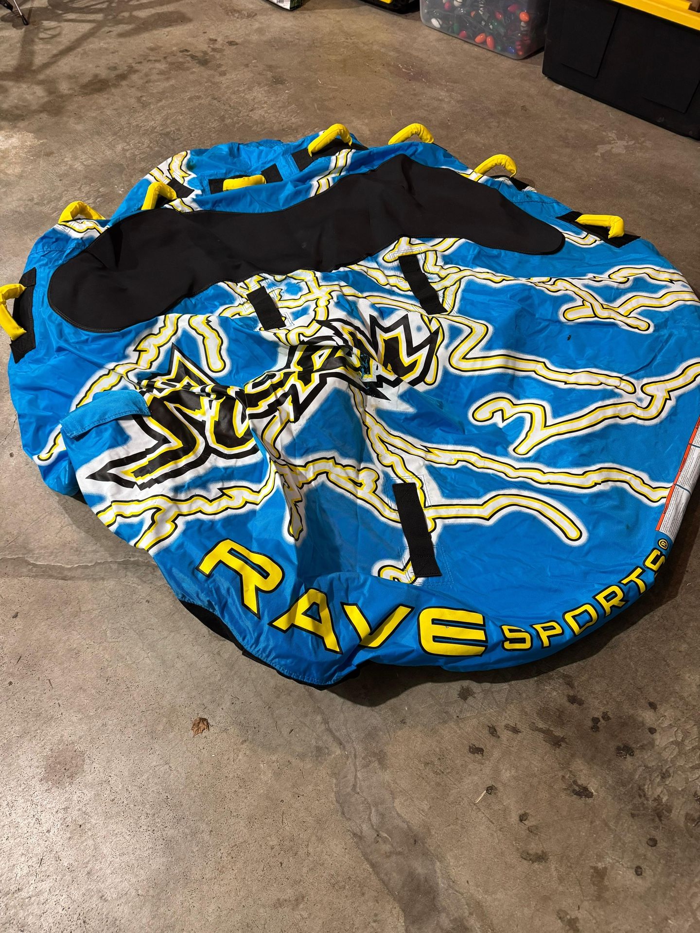 Rave Sports Mega Storm 4-Person Towable Tube – Excellent Condition