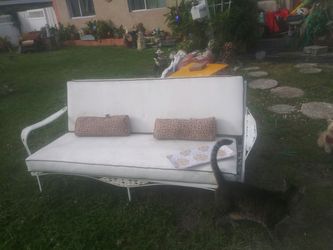 couch vintage wroght iron white with org pad