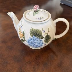 Tea Pot. 