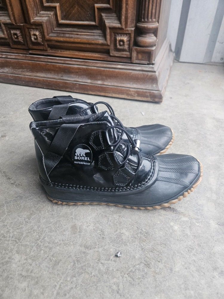 Sorel Fabrique Waterproof Duck Boots Black Women's 8 Winter Rain Boots