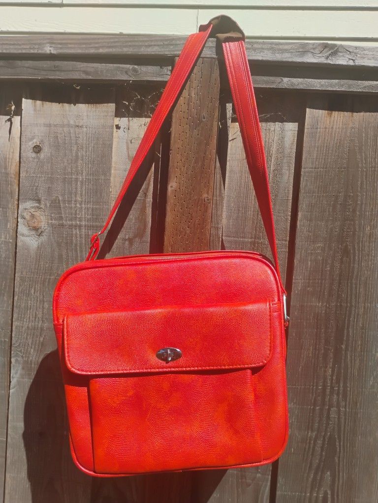 Vintage Red Samsonite Silhouette Carryon/Overnight Shoulder Bag