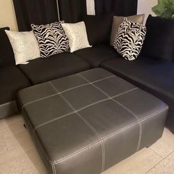 $375 SECTIONAL BLACK