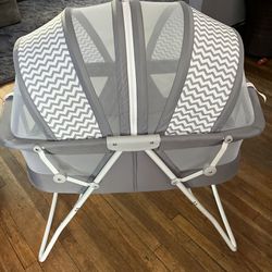 brand new baby easy to go bassinet