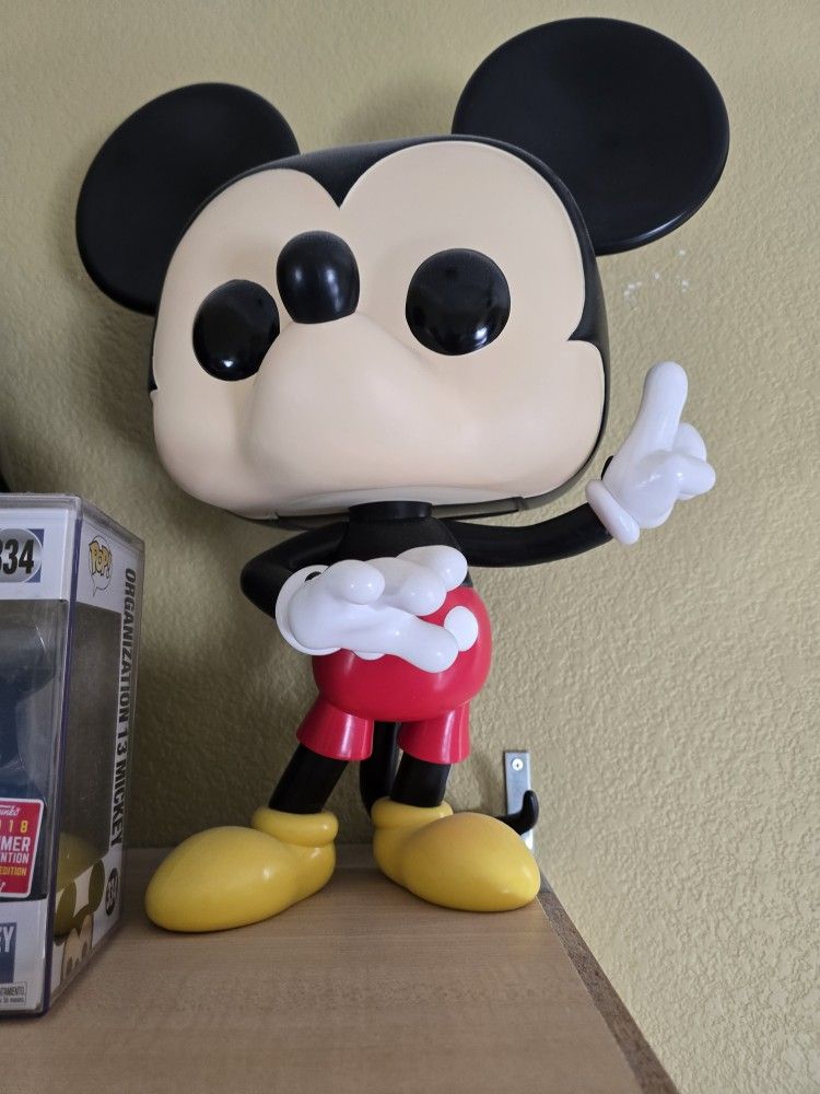 Jumbo Mickey Funko POP