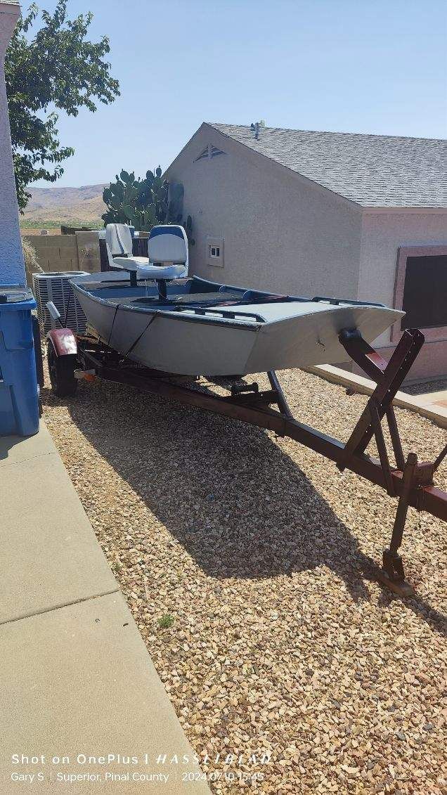 Fishing Boat (no motor, trailer included)