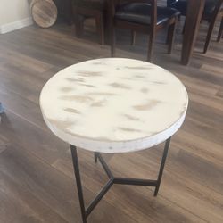 Gorgeous Shabby Chic End Table