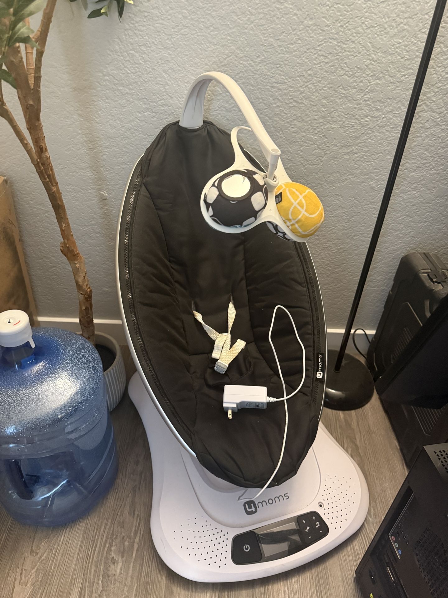 4Moms MamaRoo Baby Swing