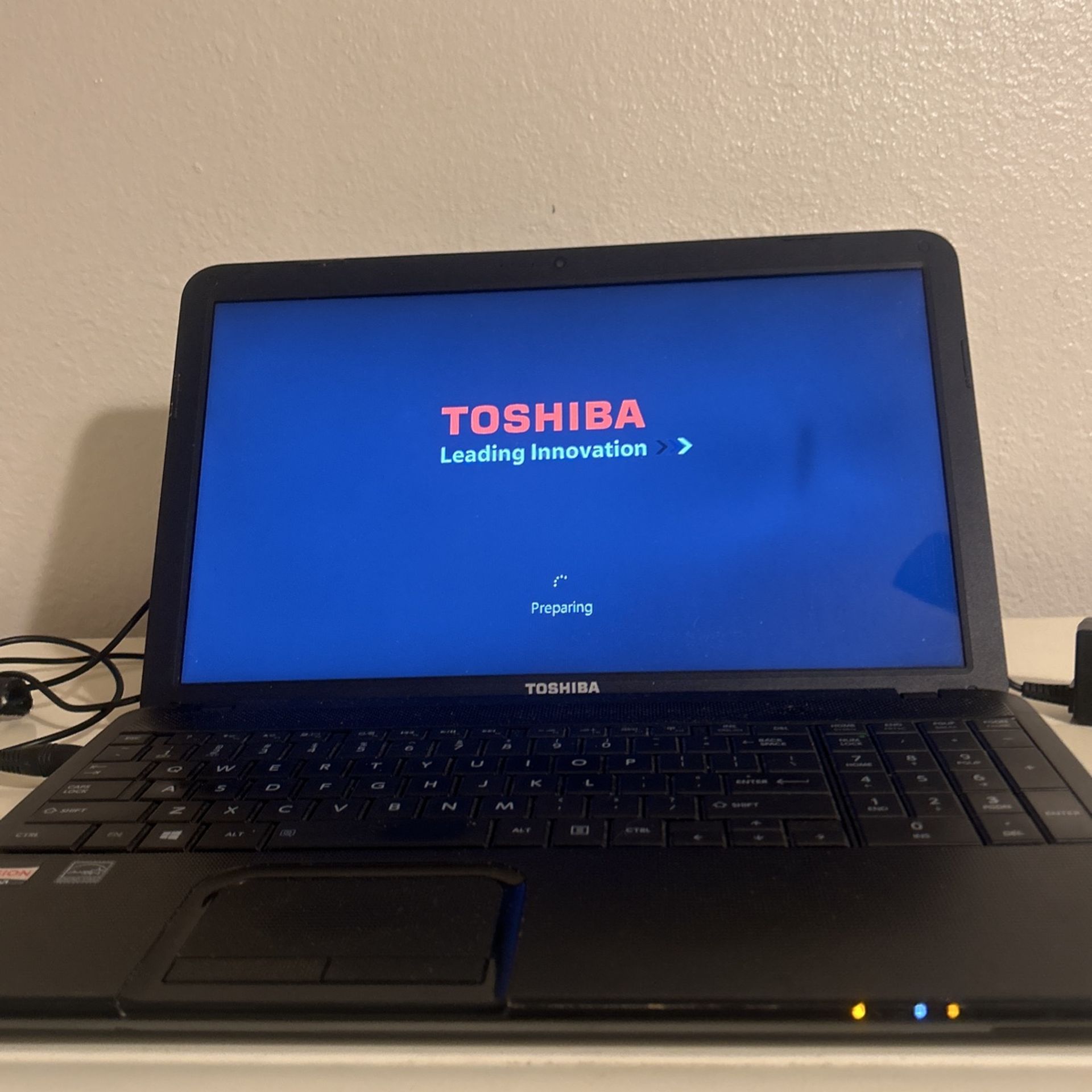 Toshiba Windows Laptop 