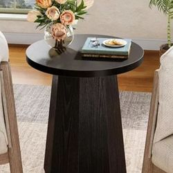 Farmhouse Round End Table, Black Nightstand Pedestal Accent Furniture for Living Room, Bedroom