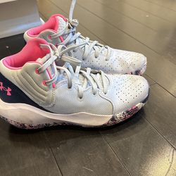 Girls 6.5Y Basketball Shoes (EUR 39)