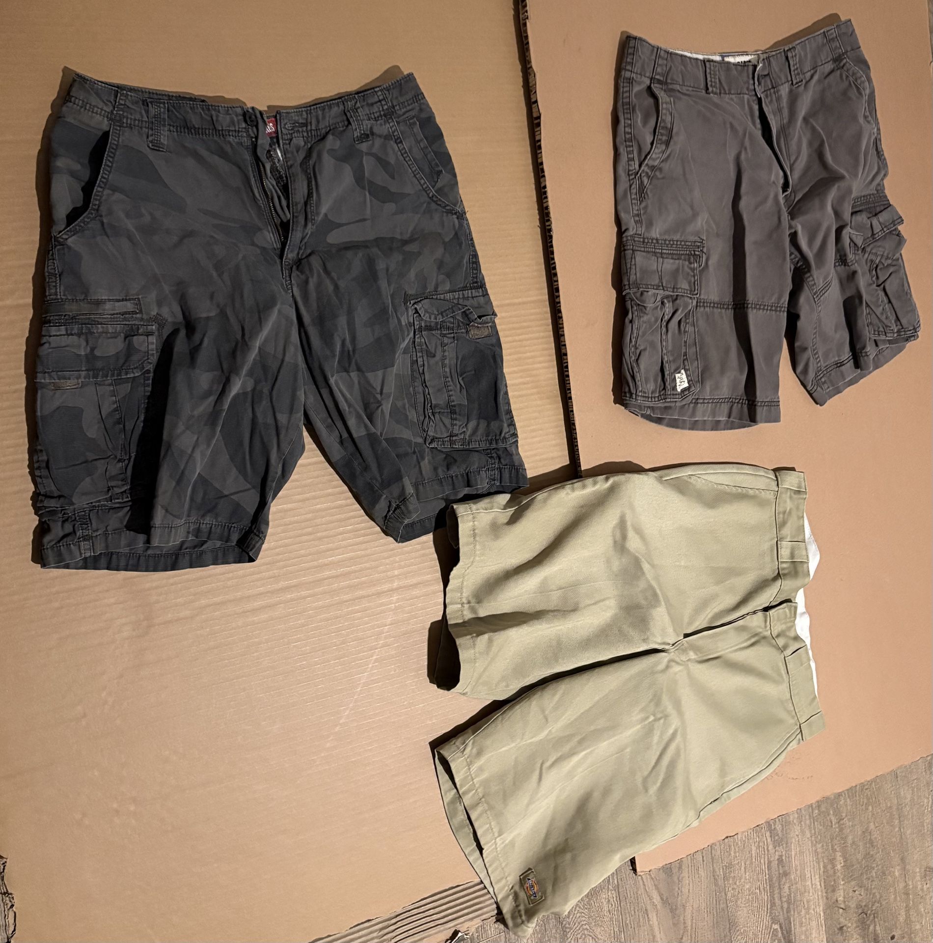 3 Shorts Dickies/ Lee & Levi's