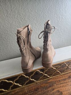 Women's mid-cald boot