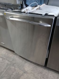 GE Profile stainless steel dishwasher with stainless tub - Free delivery