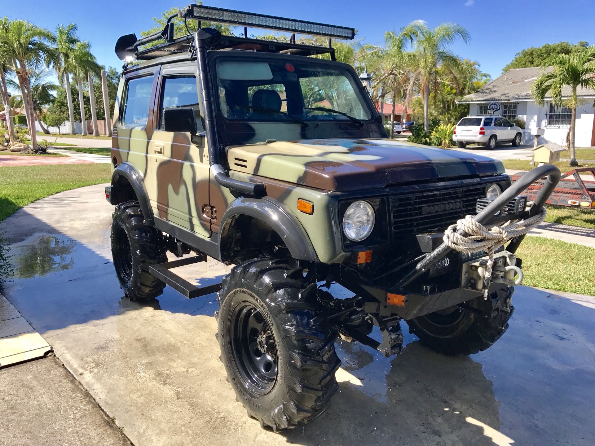 Suzuki Samurai Tin Top