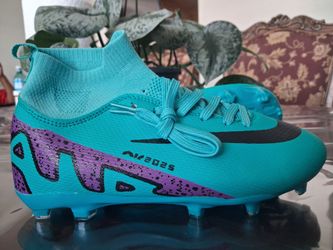 Soccer cleats us size 10