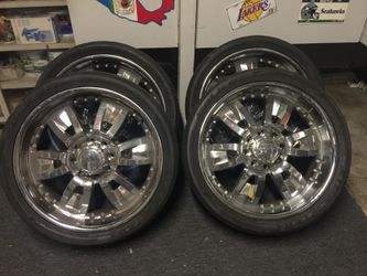 Set of 24in Tyfun Chrome Rims in excellent condition