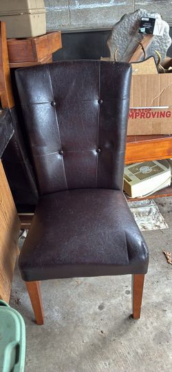 Set of 4 faux leather chairs