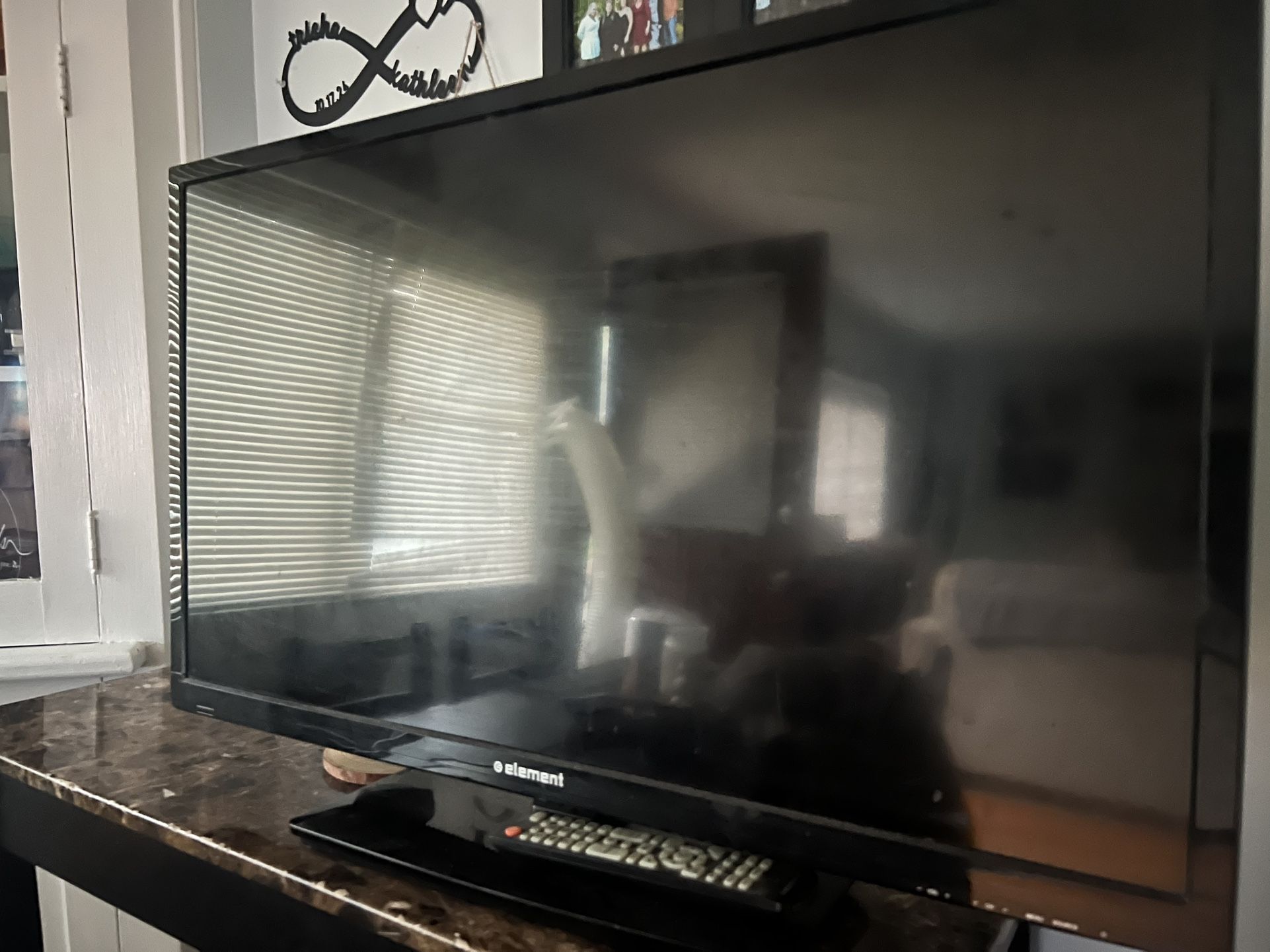 30 inch tv