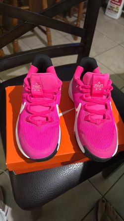 Nike girls shoes