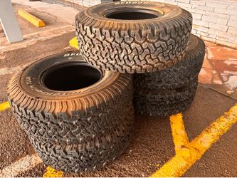 FULL SET W/ Spare  33x12.50R15