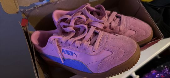Girls pumas