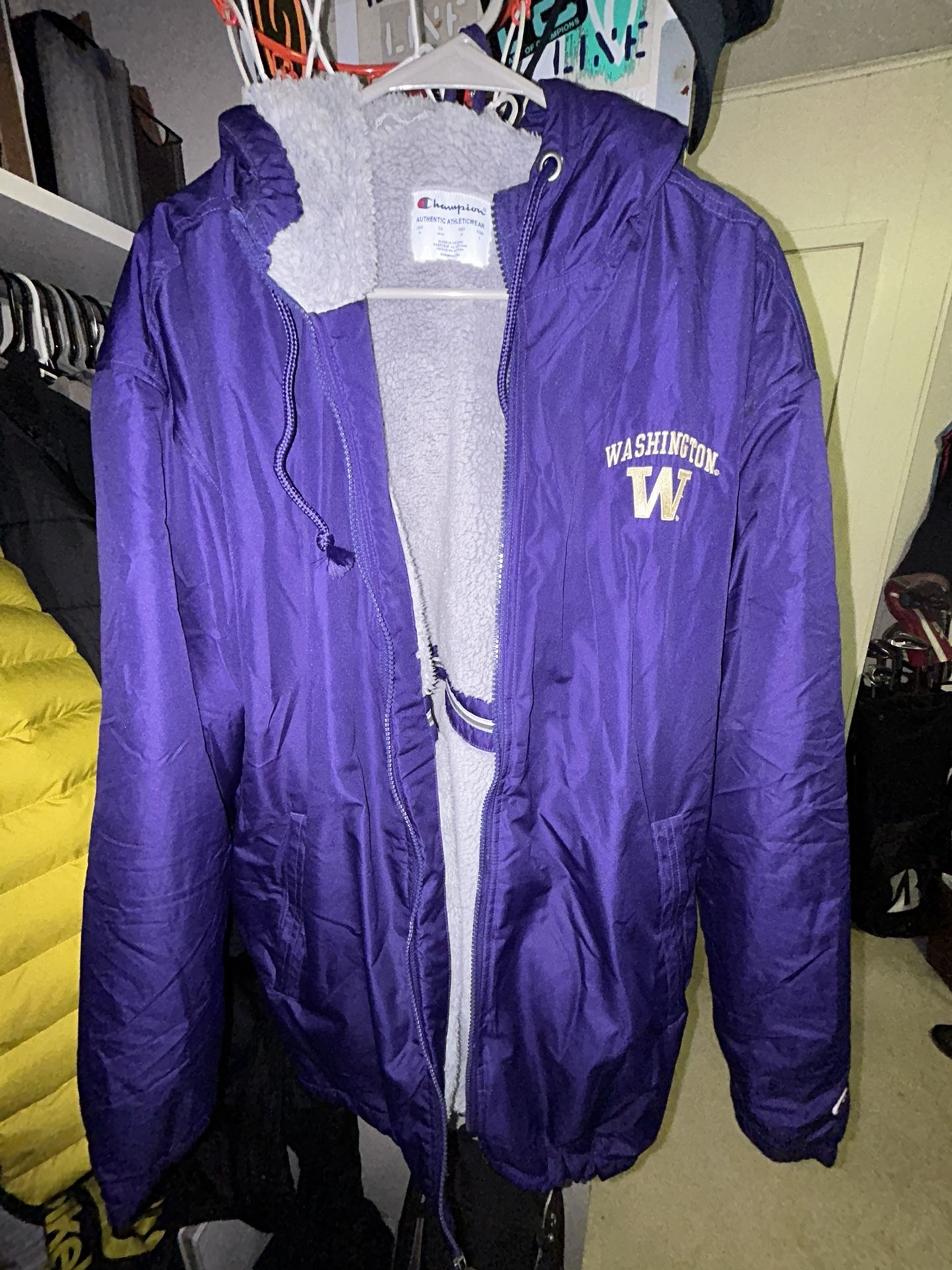 Washington Huskies, champion, hooded Winter jacket, fleece lining