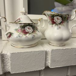 Royal Albert Bone China ( Celebration)