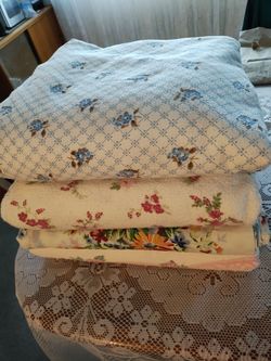 Four flat queen sheets. Three are flannel. Freshly washed. Price for all