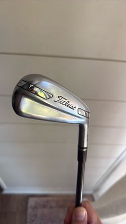 Titleist U510 2 iron w/premium shaft