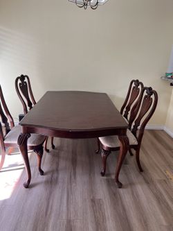 Kincaid Carriage House Solid Cherry Dining Table with 6 Chairs