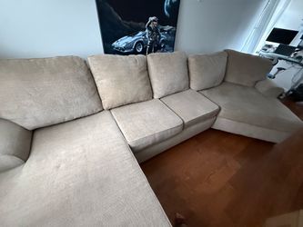Couch large - 3 Piece Sectional With Left Arm Facing Chaise & Right Arm Facing Corner Chaise