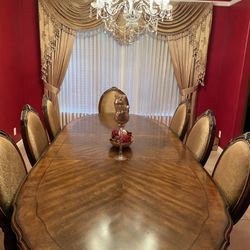 Traditional Dining Room Table And Chairs Set
