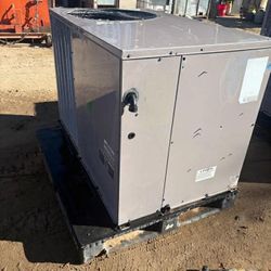 Carrier 2.5 Ton Package Heat Pump