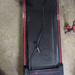 Treadmill works but the pad needs to be replaced or adjusted.