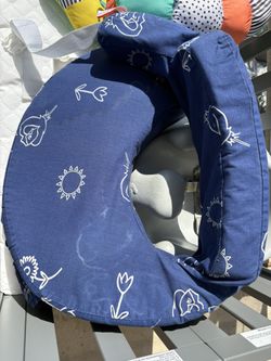 Breastfriend Pillow