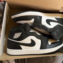 Size 12 Men’s Air Jordan 1 Mid Panda Elephant 