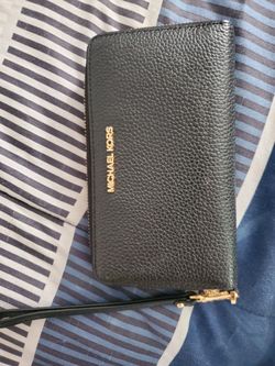 Black Wristlet Michael Kors Wallet Like New!
