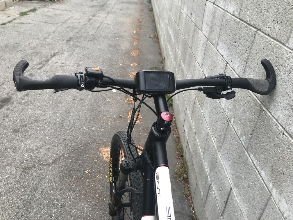2017 KHS bnt 29er electric bike Luna cycle for Sale in Santa Monica CA OfferUp