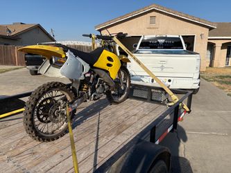Suzuki rm125 two stroke