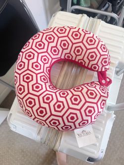 Victoria Travel Neck Pillow Pink Geometric
