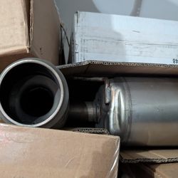 GR86 OEM Axle-Back Exhaust – Low Miles! 