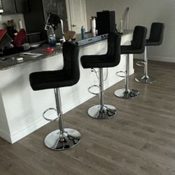 Set 4 Bar Stools 