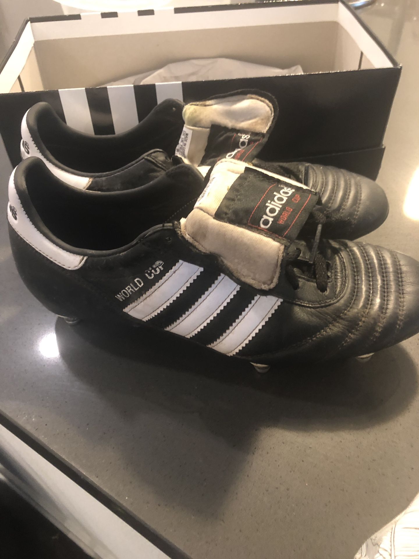 Adidas World Cups 7M/8.5W for Sale in Los Angeles, CA - OfferUp