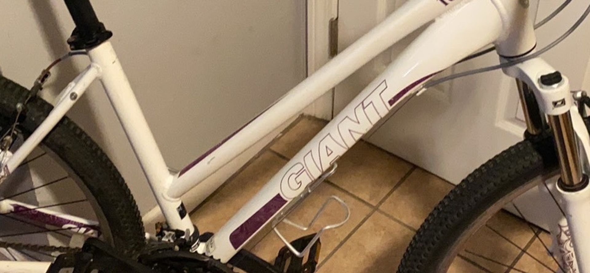 Giant Revel 2 Frame 18 inches Wheels 26