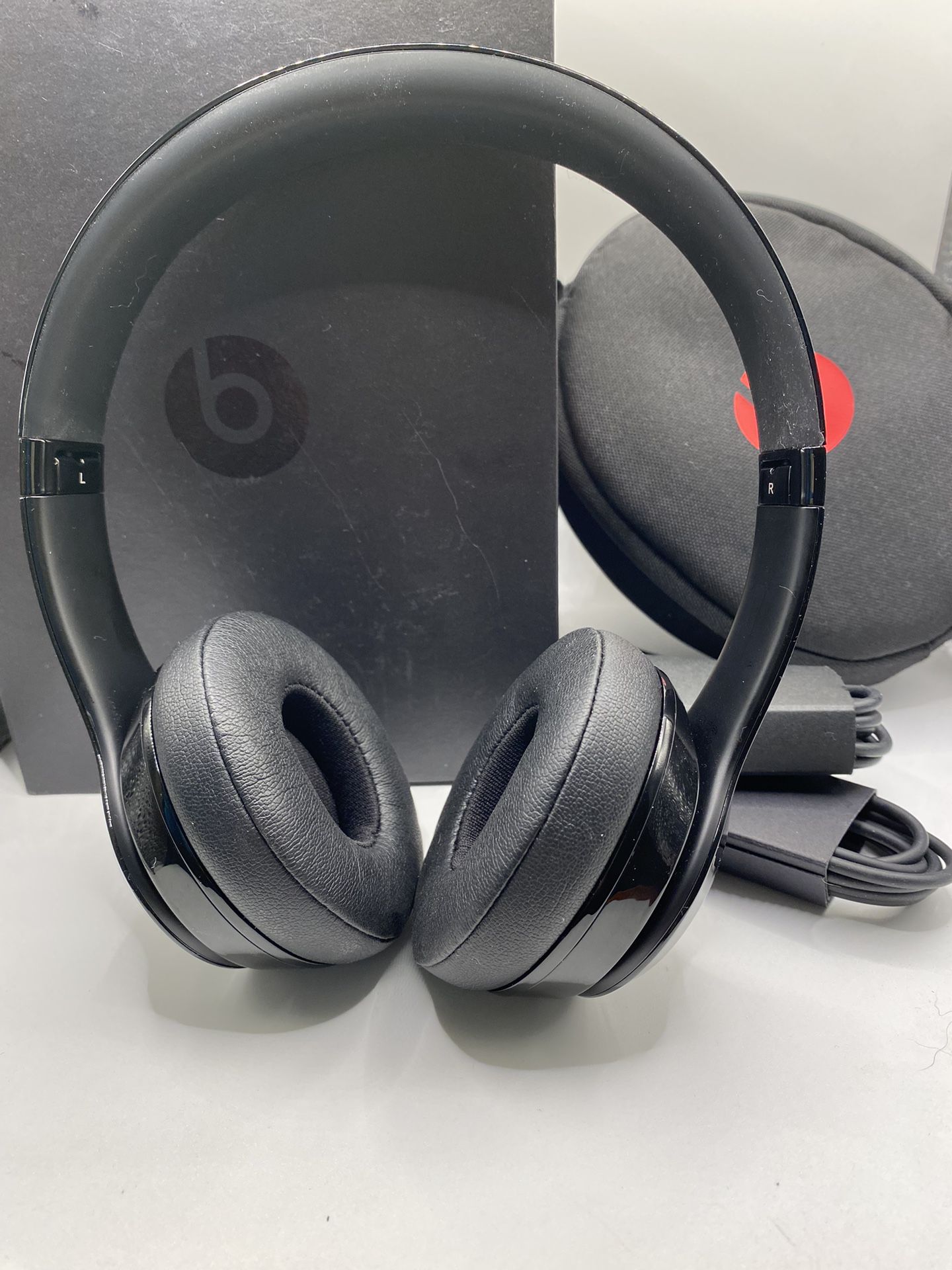 (Authentic) Black Beats Solo3 Bluetooth Wireless Headphones With Box #2020