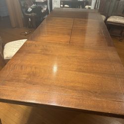 Antique Dining Table with 2 Leaves From 1912