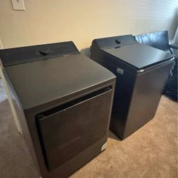 LG Smart Washer & Dryer Set – Like New 