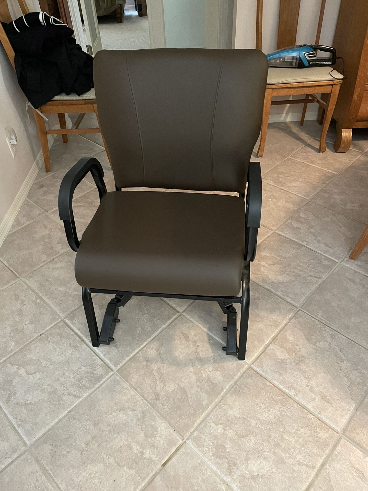 Titan Swivel Assistive Dining Chair