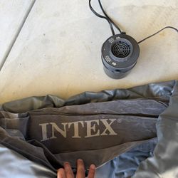 Intex LB615 Inflatable Queen Mattress With Integrated Pump