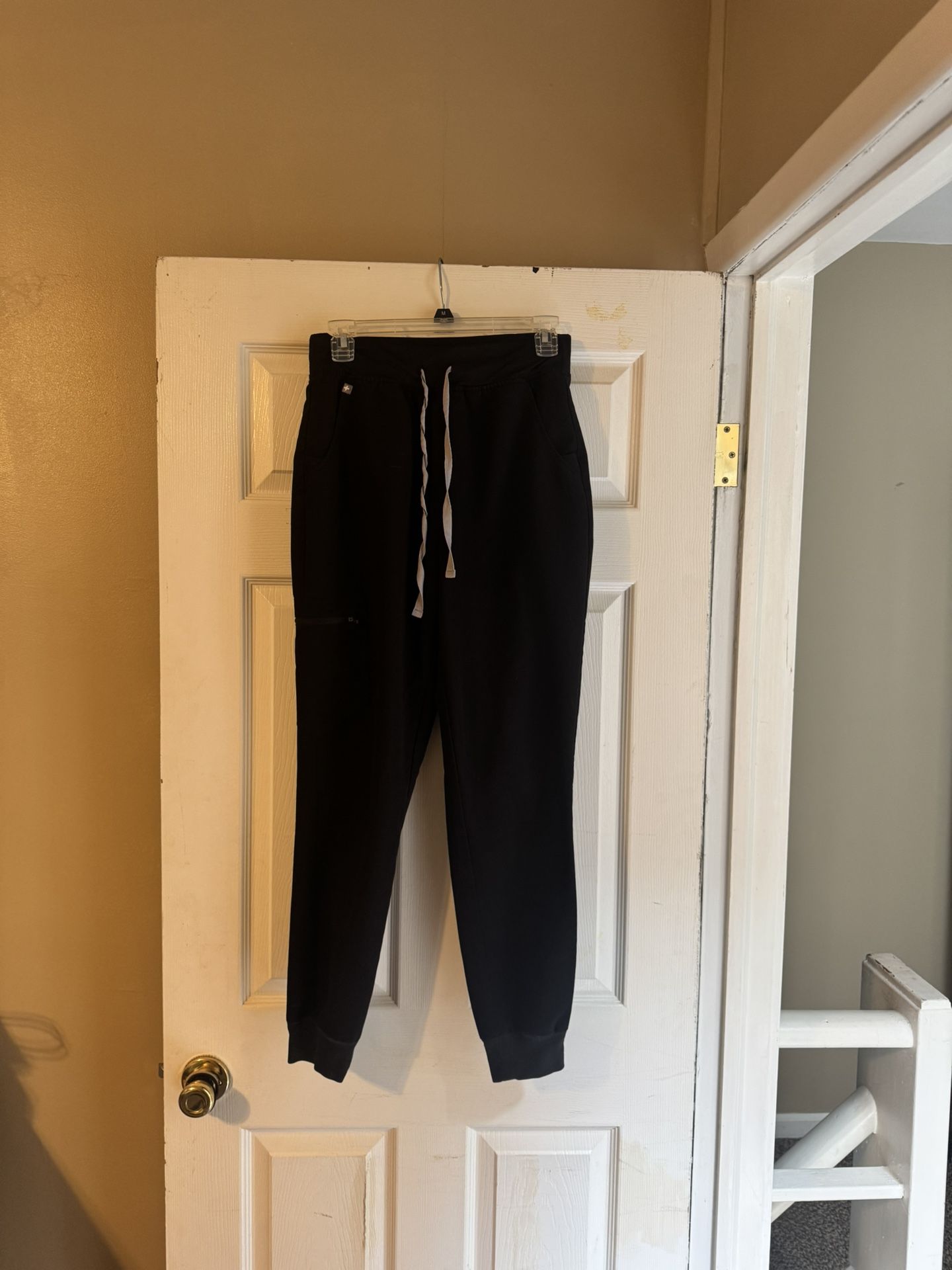 FIGS Scrub Jogger Pant Size Medium Black